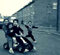 asian kids Blackburn 2005 (photo number: 636)
